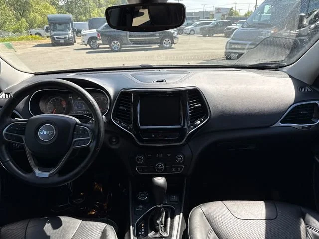 Used 2019 Diamond Black Crystal Pearlcoat Jeep Limited image 11