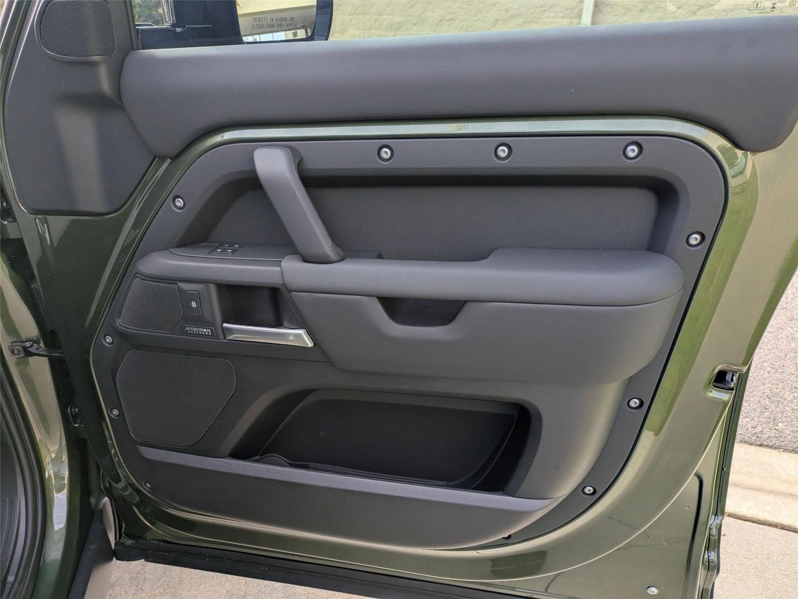 Used 2026 Woolstone Green Metallic Land Rover X-Dynamic SE image 33