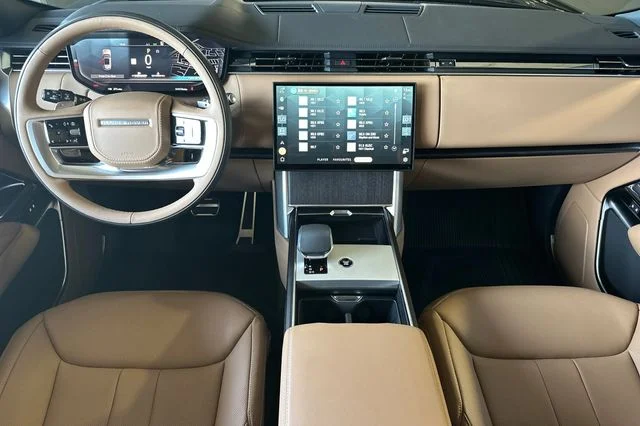 New 2026 Belgravia Green Land Rover SE image 12