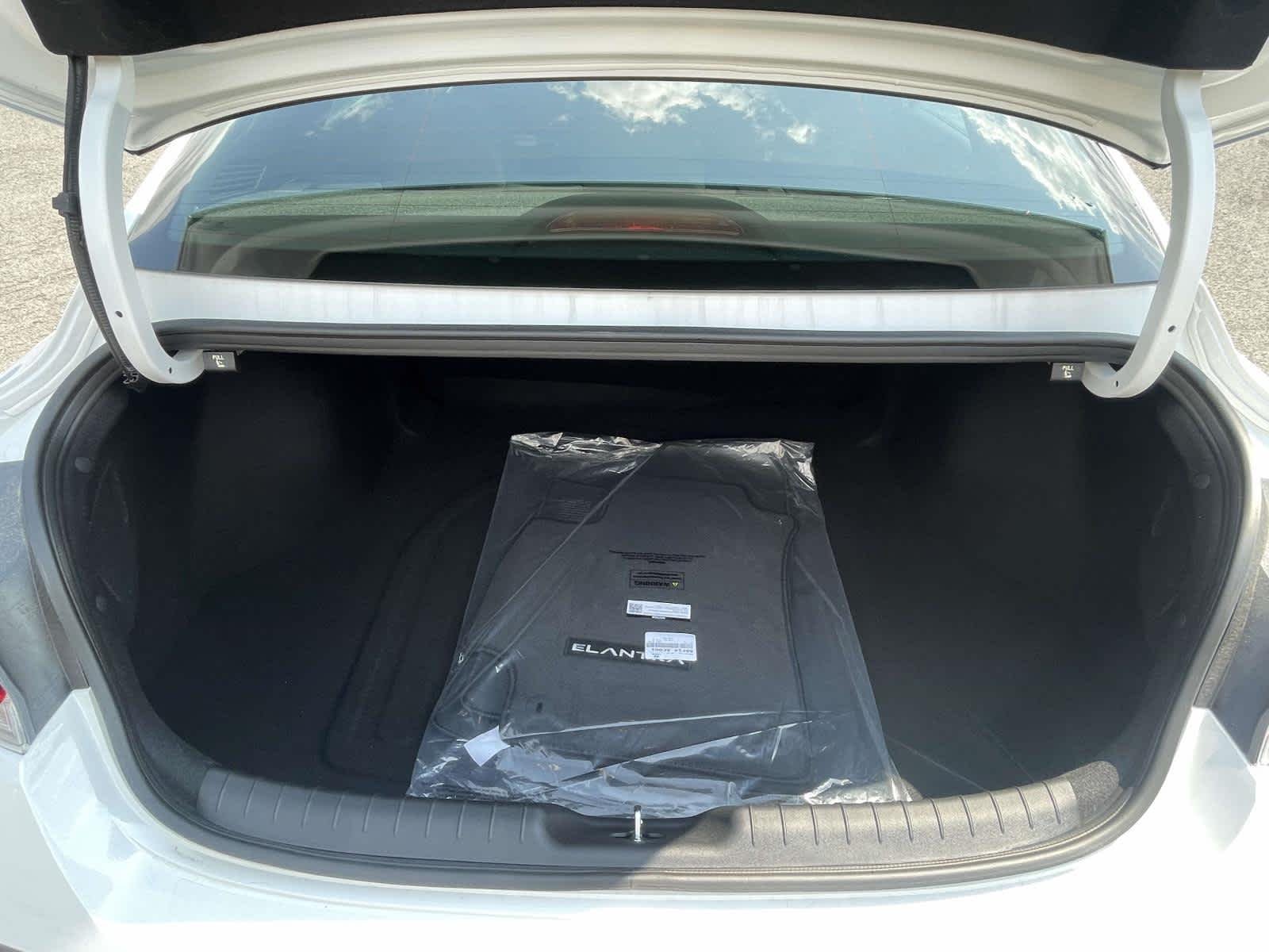 New 2026 Serenity White Hyundai SEL Sport image 18