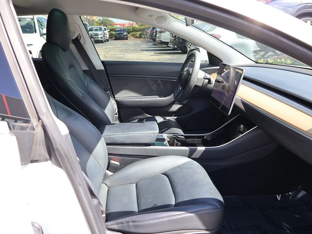 Used 2020 White Tesla Long Range image 30