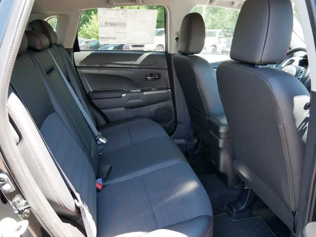 2025 Mitsubishi Outlander Sport SE - Photo 9