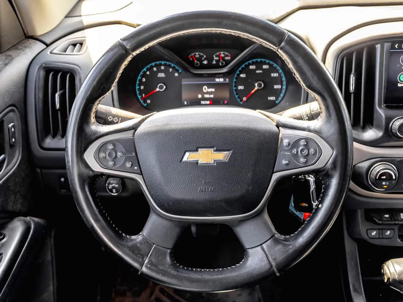 Certified Used 2019 SUMMIT WHITE Chevrolet 4WD Z71 image 12