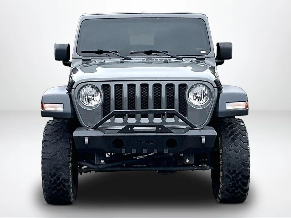 Used 2019 Gray Jeep Sport image 4