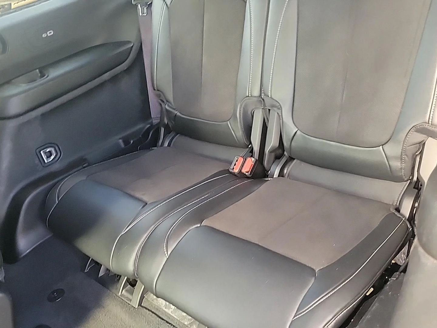 Used 2023 Silver Zynith Jeep Altitude image 13