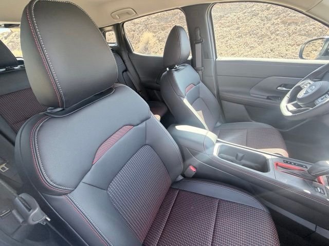New 2026 Aspen White TriCoat / Super Black Two-tone Nissan SR image 28