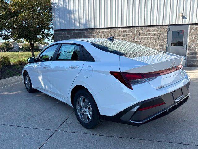 New 2026 Serenity White Hyundai SE image 38
