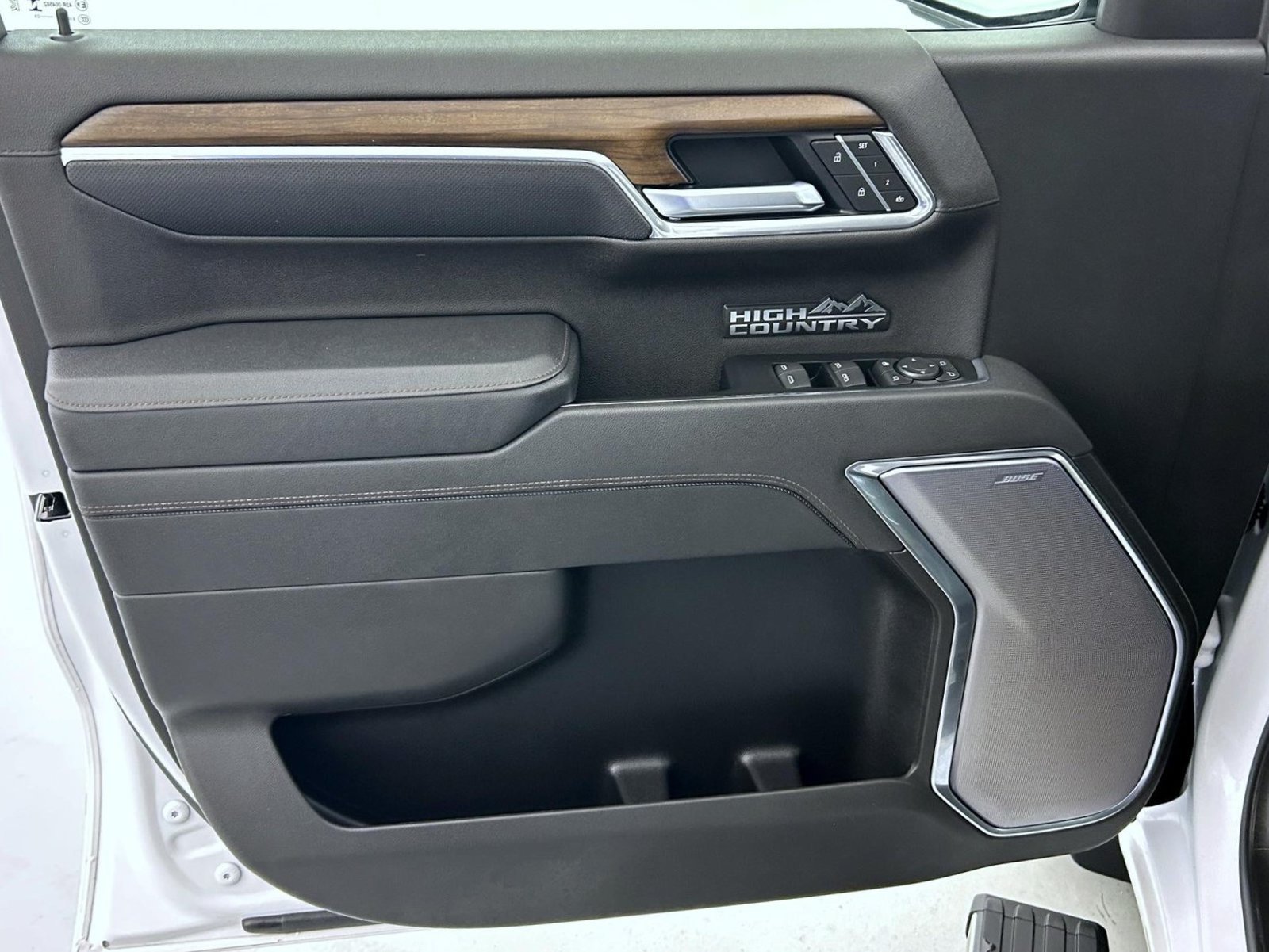 Used 2025 Beige Chevrolet High Country image 10