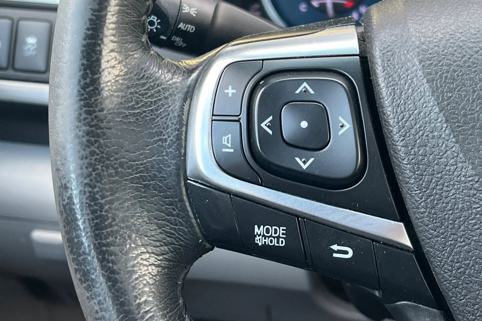 Used 2017 Celestial Silver Toyota Hybrid XLE image 24