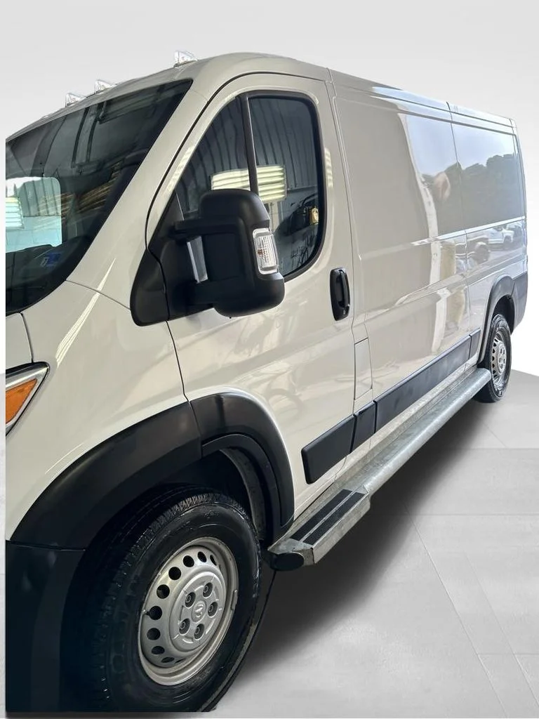Used 2025 White Ram Base image 9