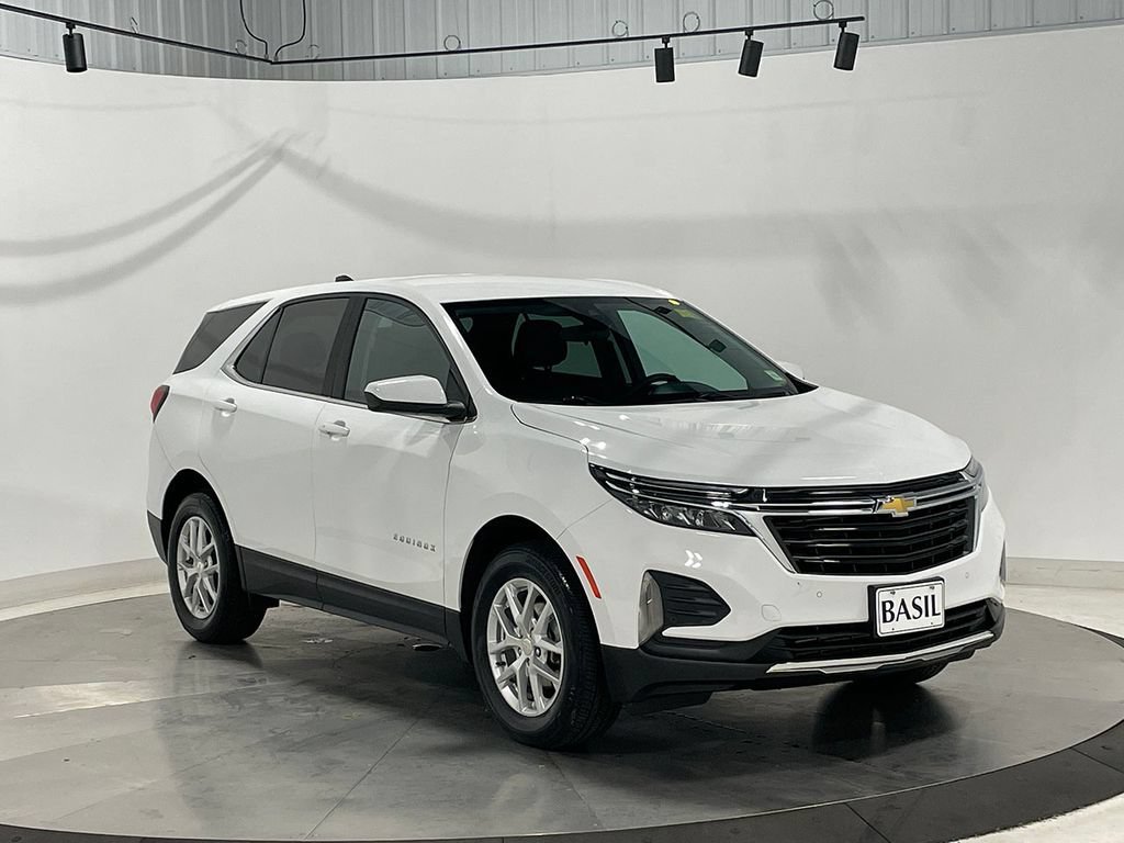 Used 2024 Summit White Chevrolet LT image 40