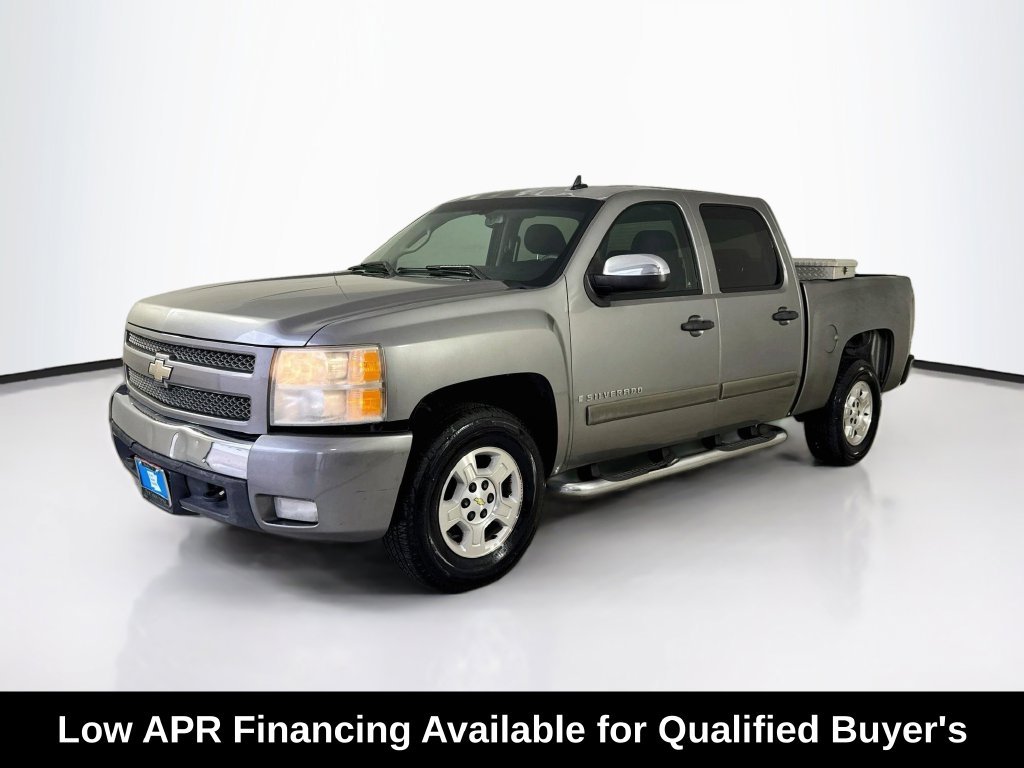Used 2008 Graystone Metallic Chevrolet LT image 3