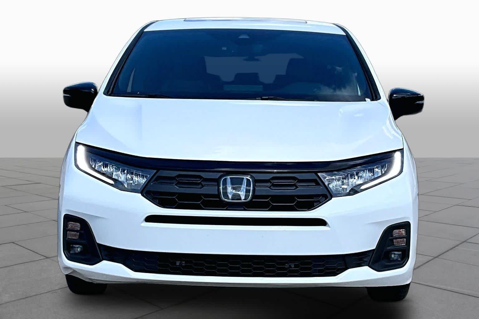 Used 2025 Platinum White Pearl Honda Sport-L image 4