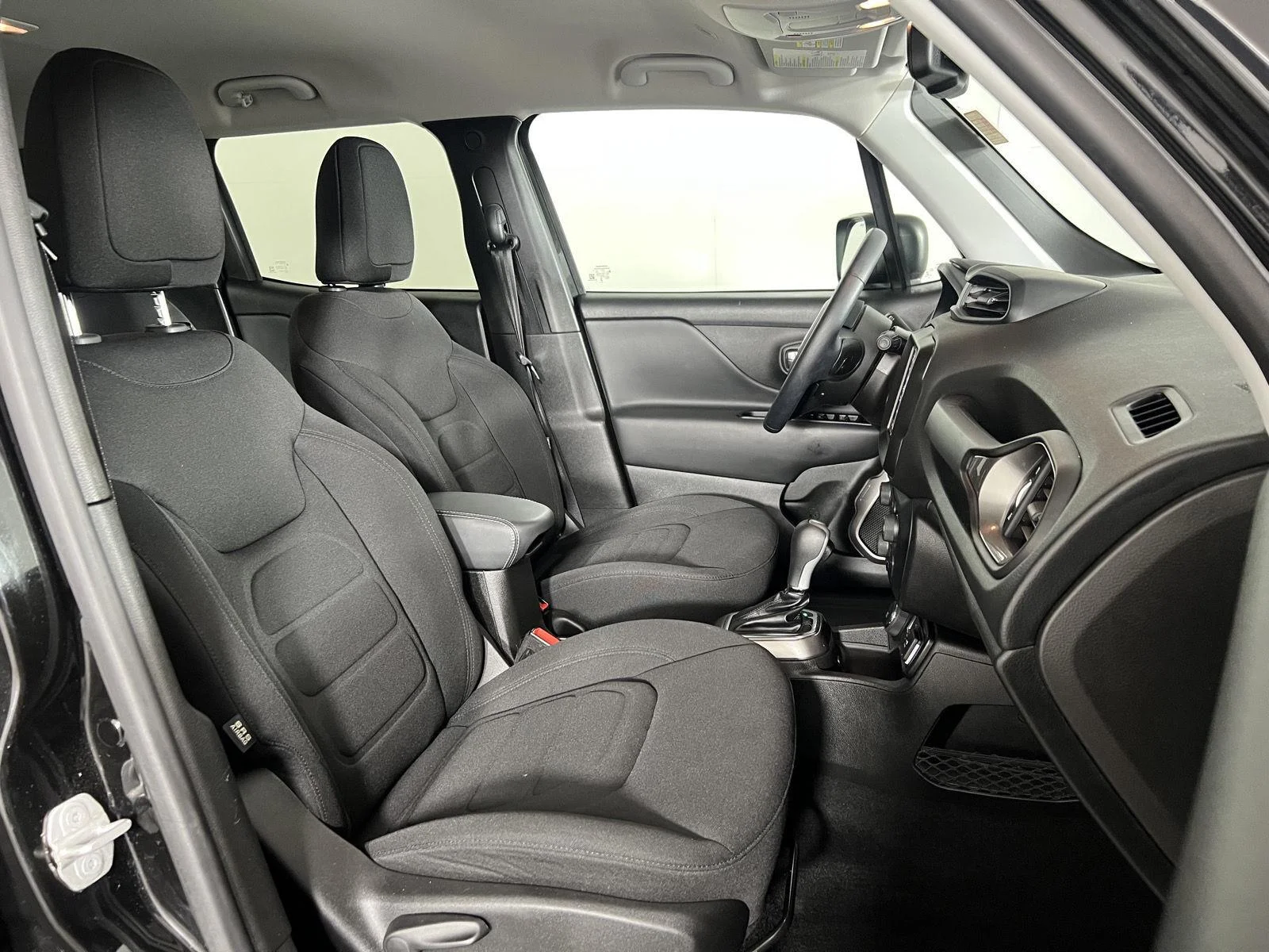 Used 2022 Black Clearcoat Jeep Latitude image 21