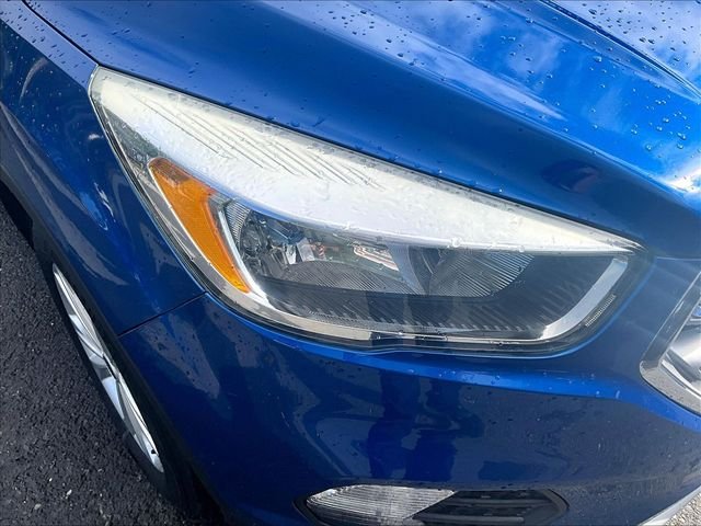 Used 2017 Blue Ford SE image 31