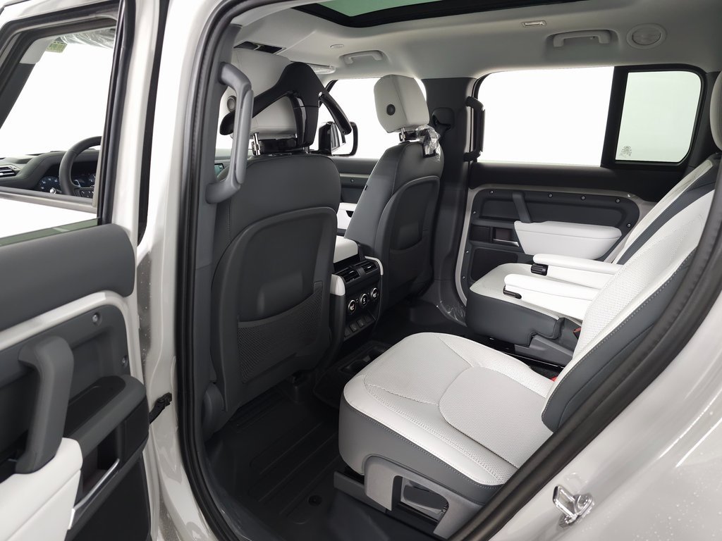 2026 LAND ROVER DEFENDER - Image 36
