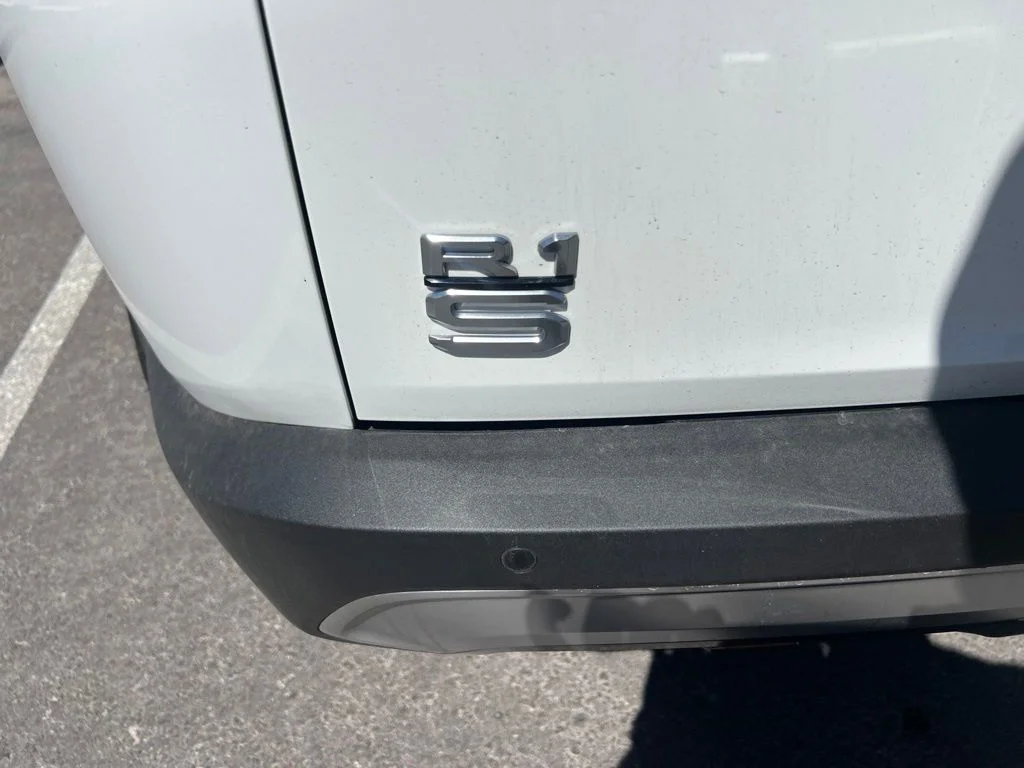 Used 2025 White Rivian Adventure Dual Motor Max Pack image 5