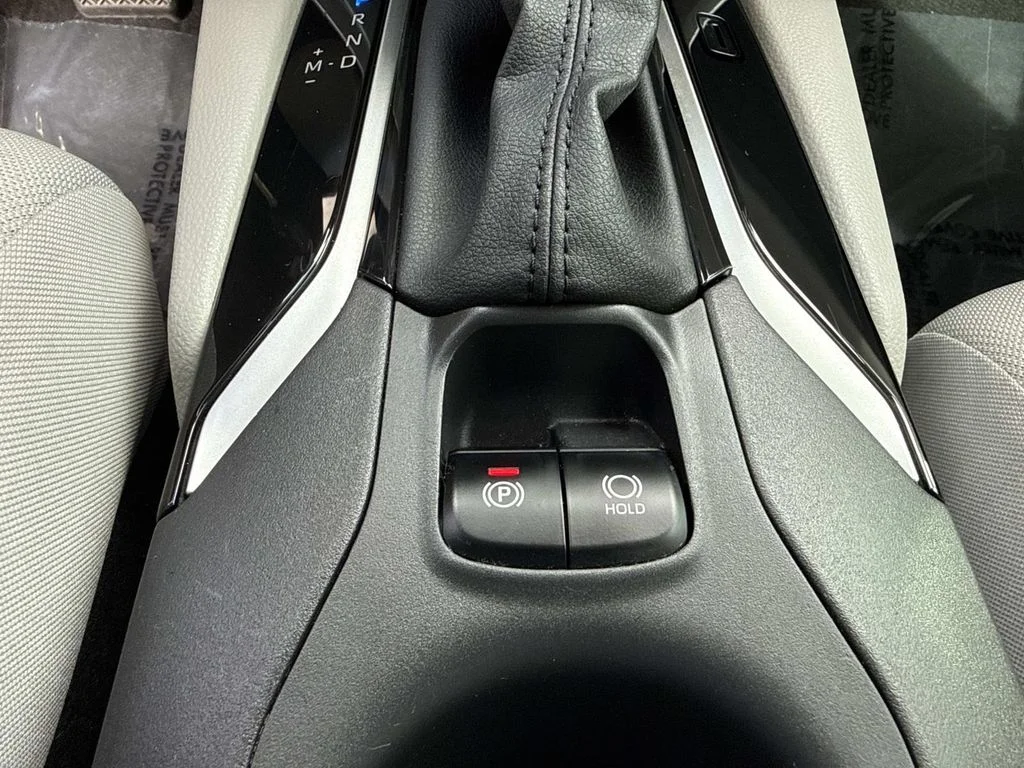 Used 2025  Toyota L image 32