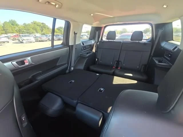 Certified Used 2026 Black Hyundai SEL image 9
