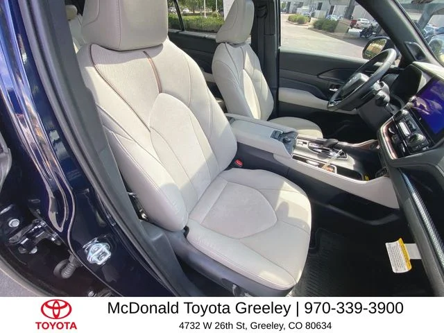 Used 2025  Toyota MAX Platinum image 26