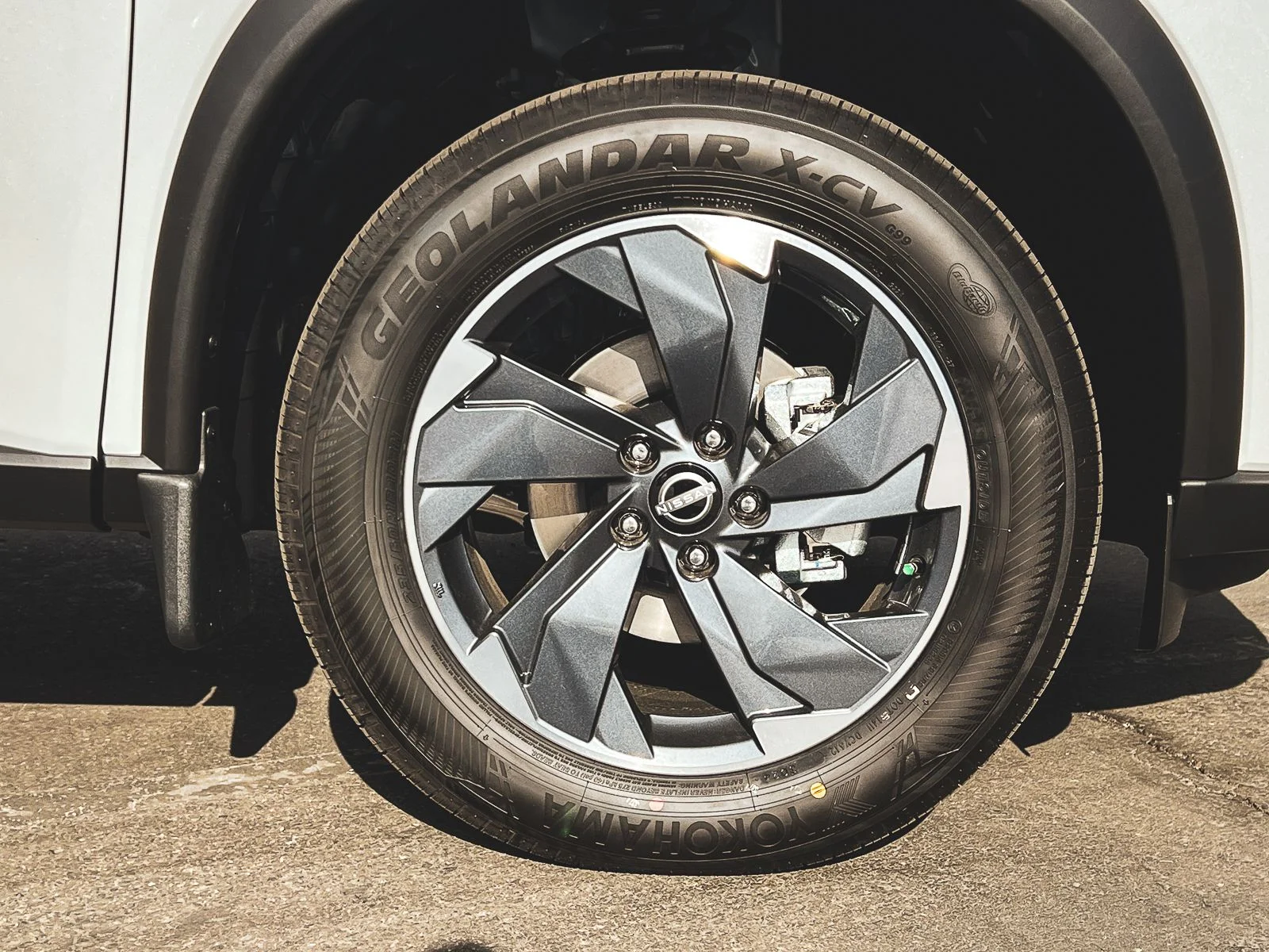 2026 Nissan Rogue Dark Armor - Photo 12