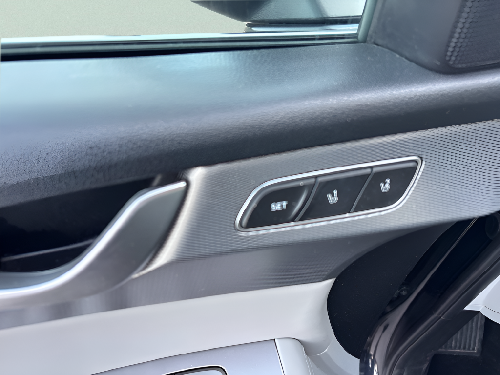 Certified Used 2022 Blue Hyundai SEL image 28