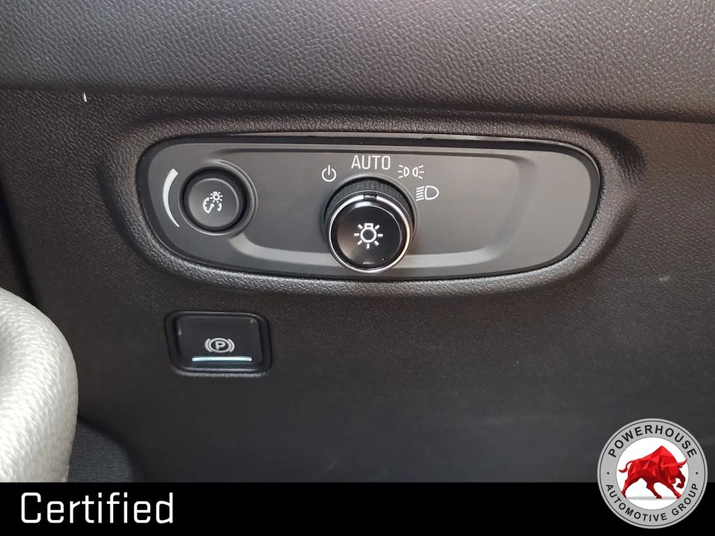 Used 2022 Silver GMC SLE image 26