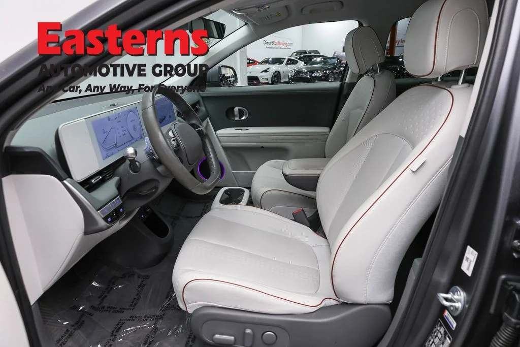Used 2023 Gray Hyundai SEL image 14