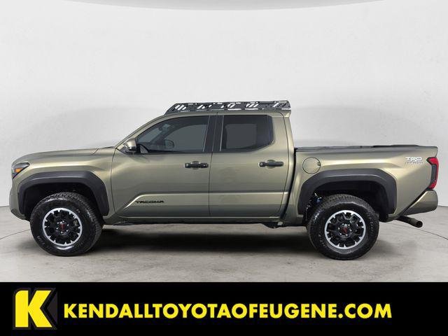 Certified Used 2025 OXIDE BRONZE ME. Toyota  image 2