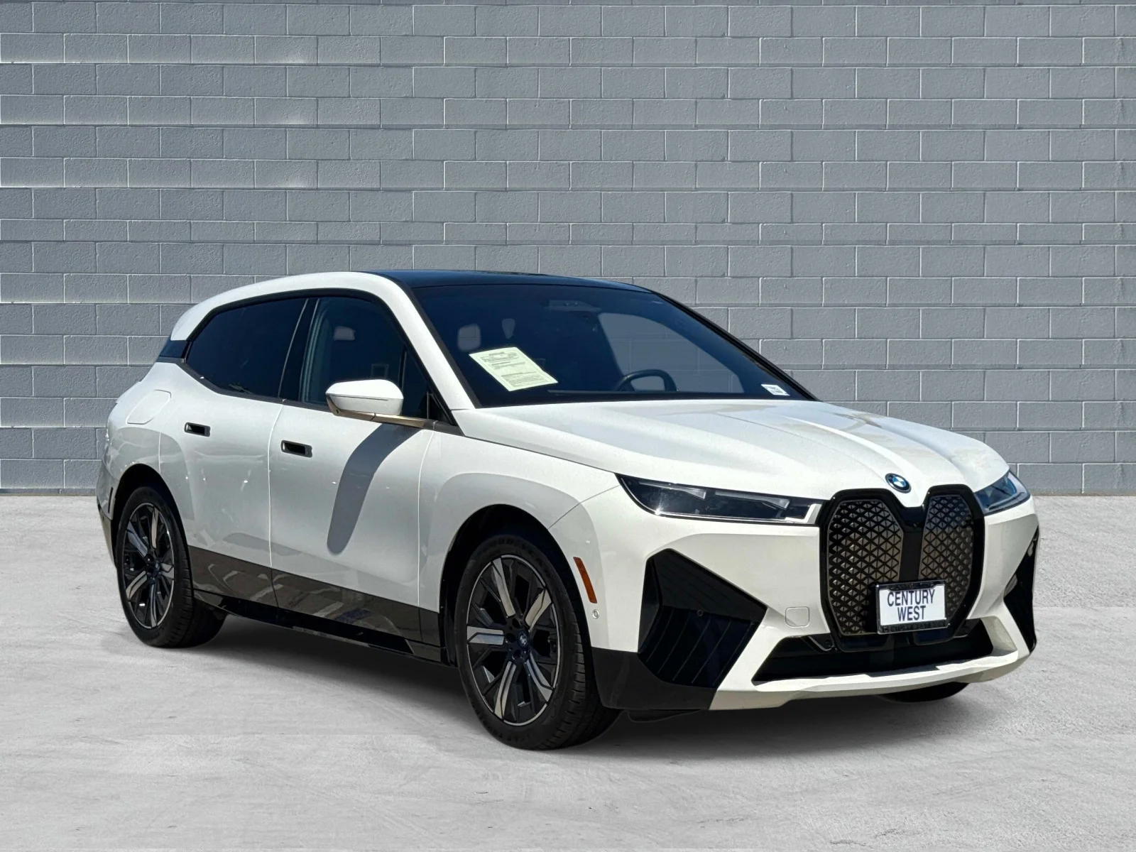 2023 BMW iX xDrive50's photo