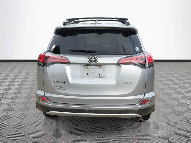 Used 2016 Silver Toyota XLE image 6