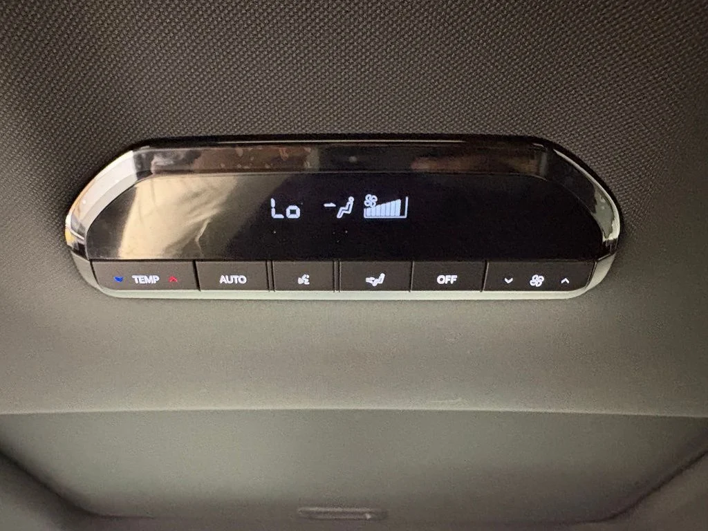 New 2027 Glacial White Pearl Kia X-Line SX image 41