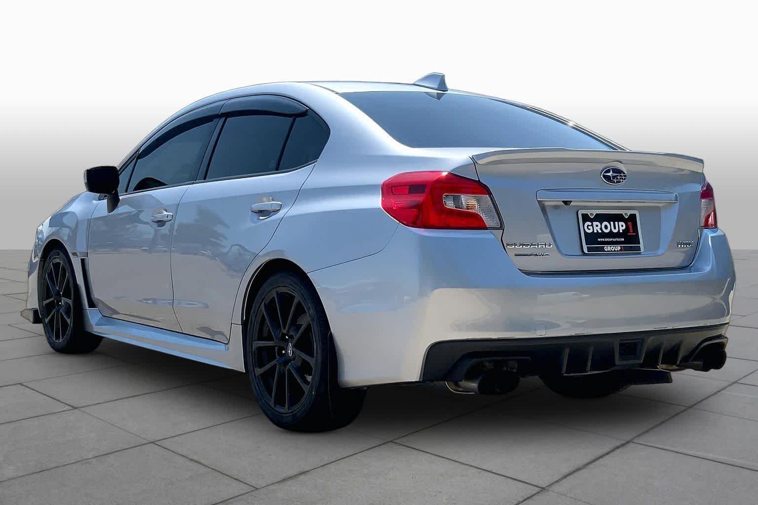Used 2020 Ice Silver Metallic Subaru Premium image 12