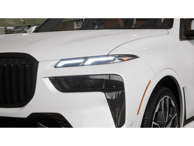 New 2027 Mineral White Metallic BMW  image 6