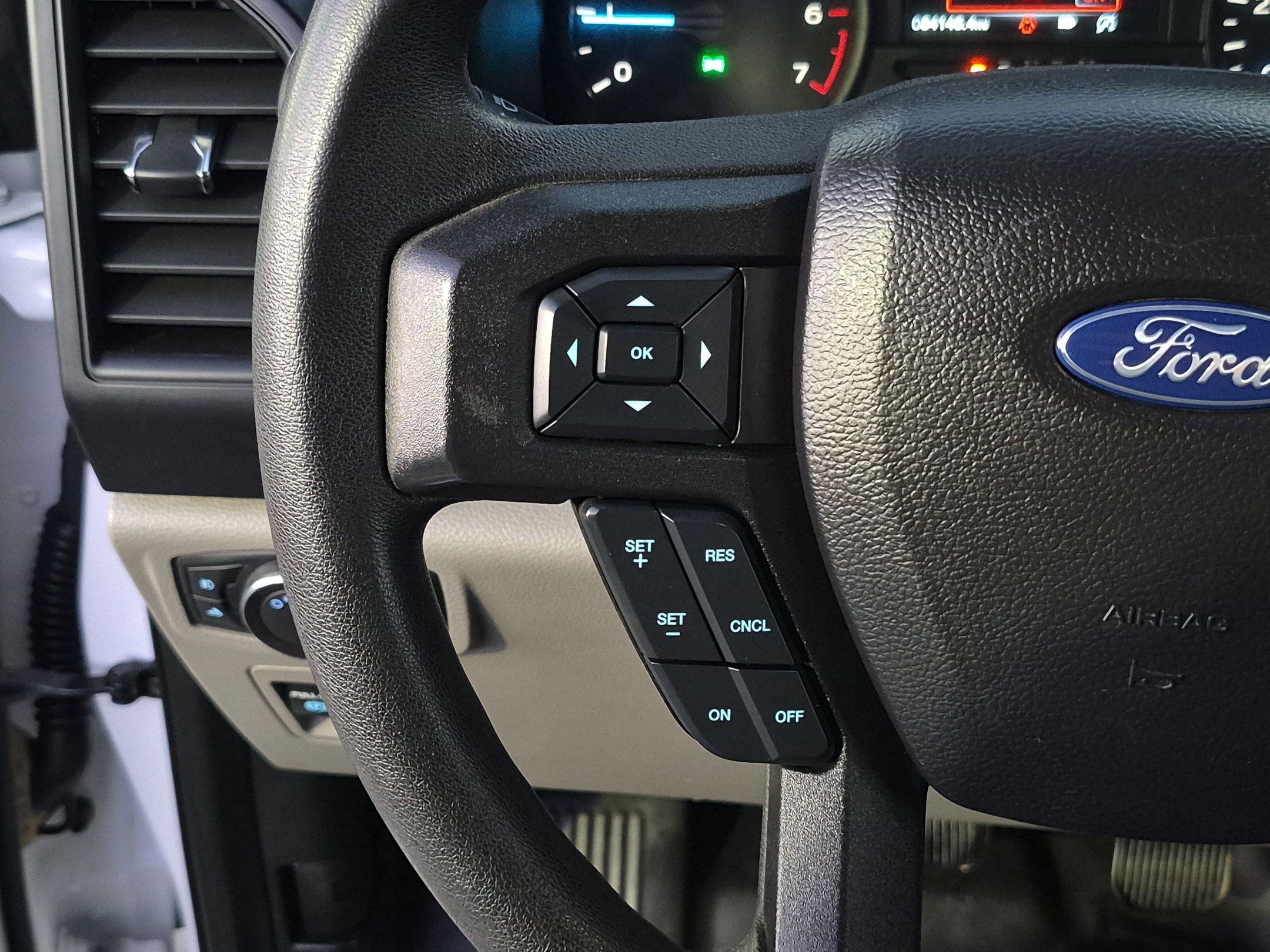 Used 2019 Oxford White Ford XL image 17