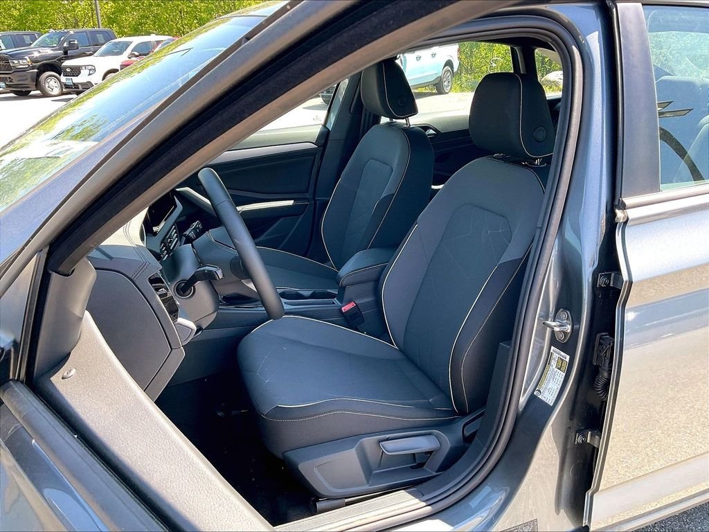 New 2026 Platinum Gray Metallic Volkswagen 1.5T Sport image 11