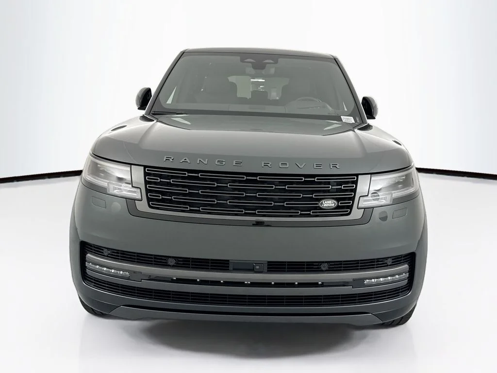 New 2026 Belgravia Green Land Rover SE image 2