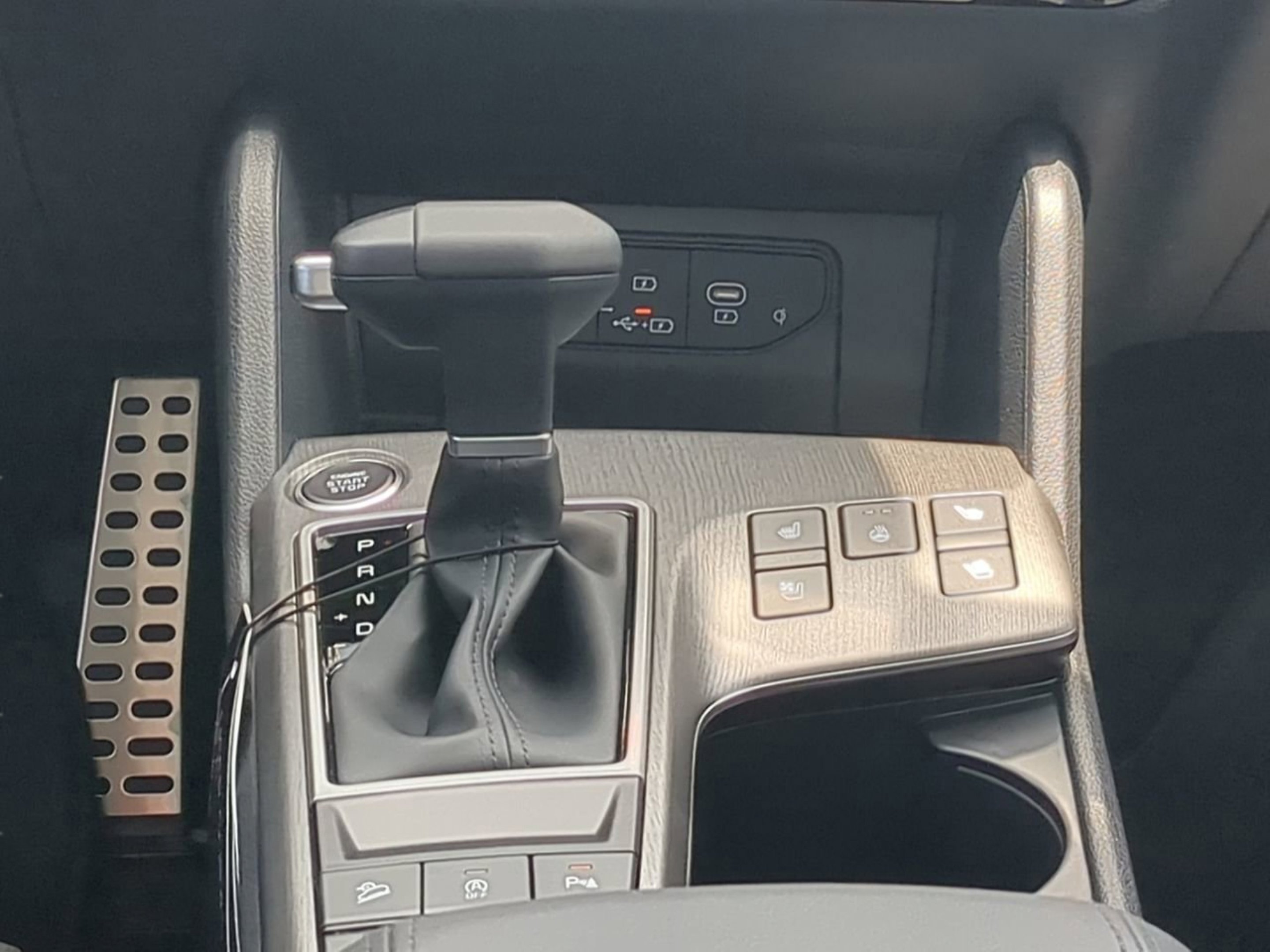New 2026 Wolf Gray/Black Roof Kia X-Pro Prestige image 19