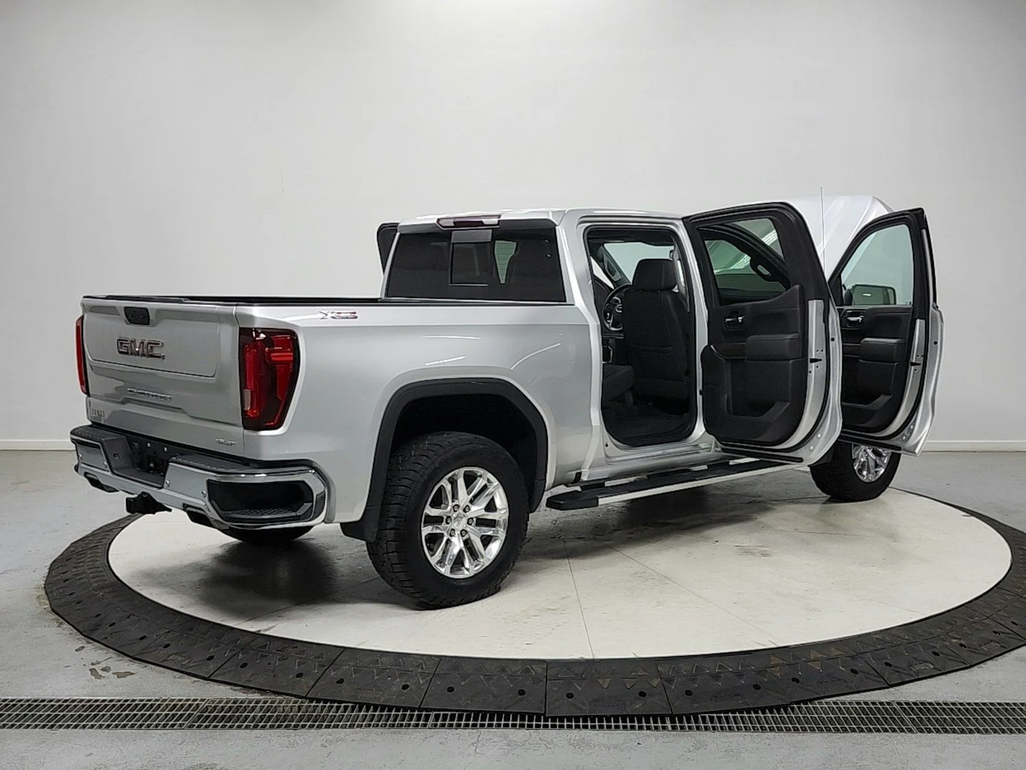 Used 2021 Quicksilver Metallic GMC SLT image 15