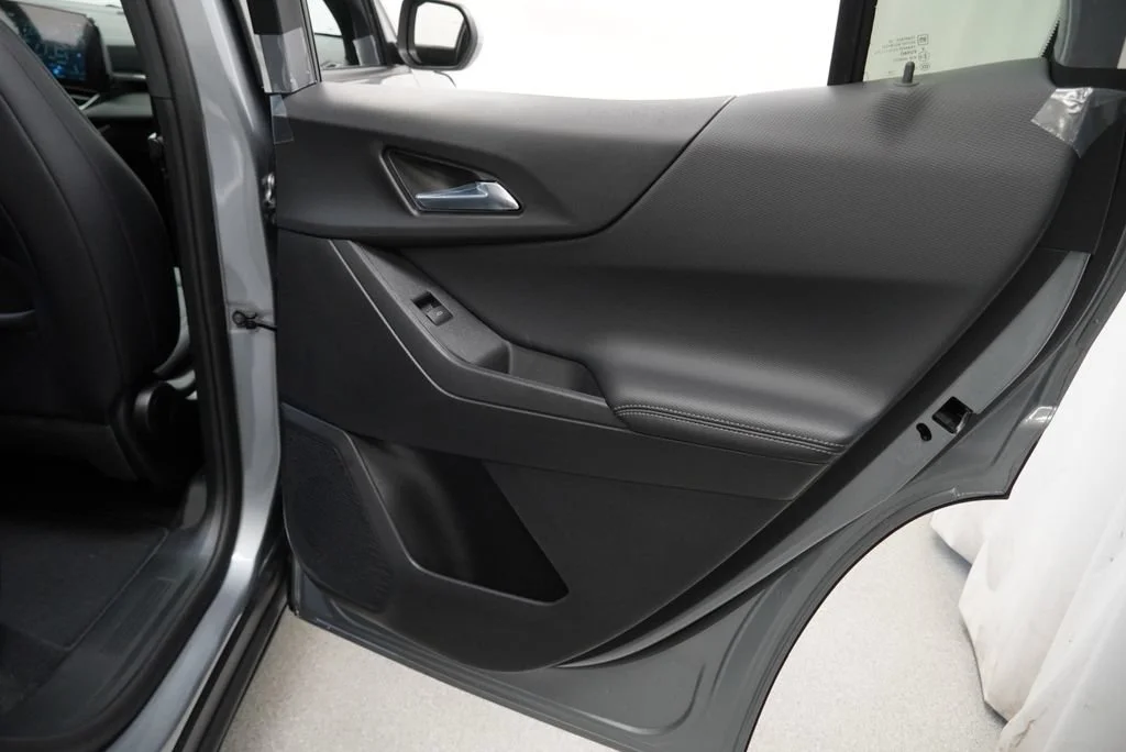 New 2027 Sterling Gray Metallic Chevrolet LT image 26