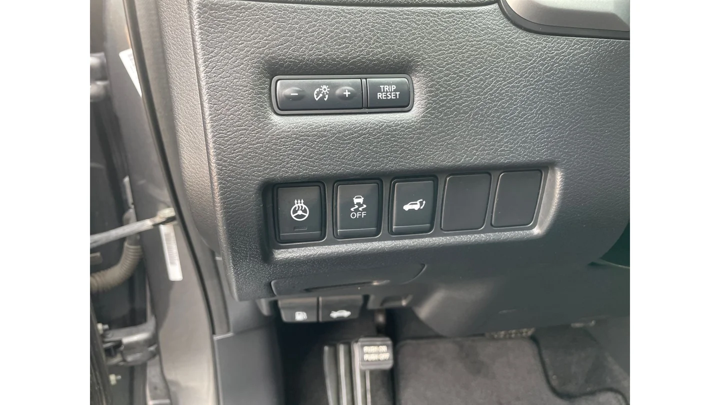 Used 2019 Silver Nissan SV image 11