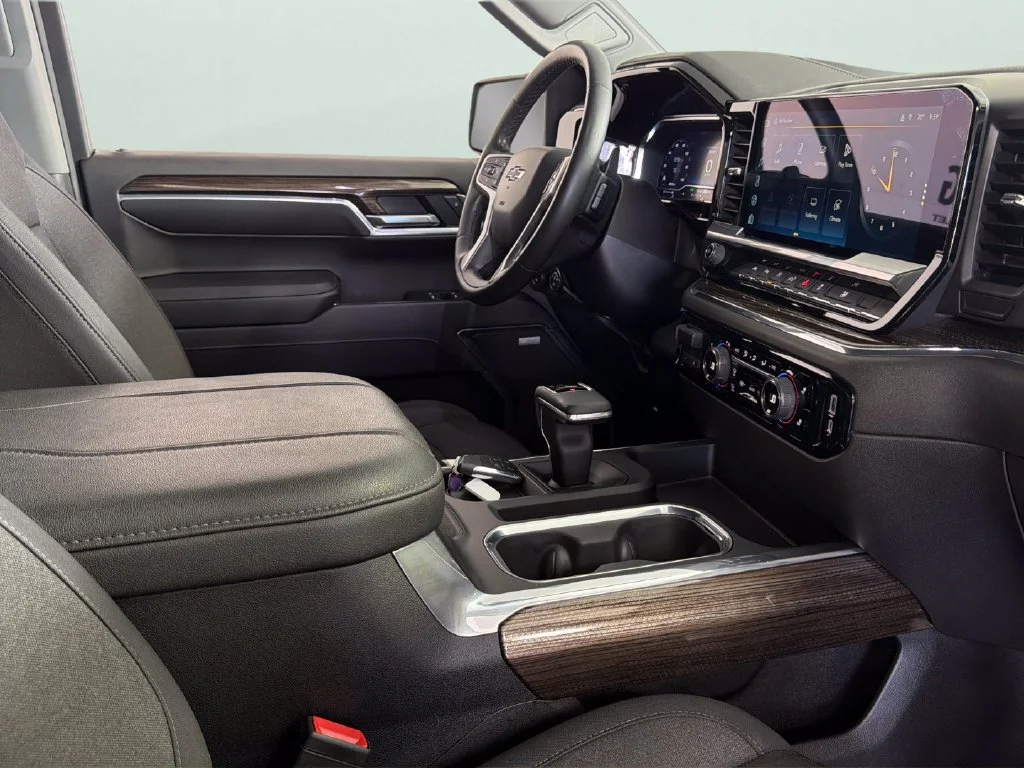 Used 2023 SUMMIT WHITE Chevrolet RST image 36