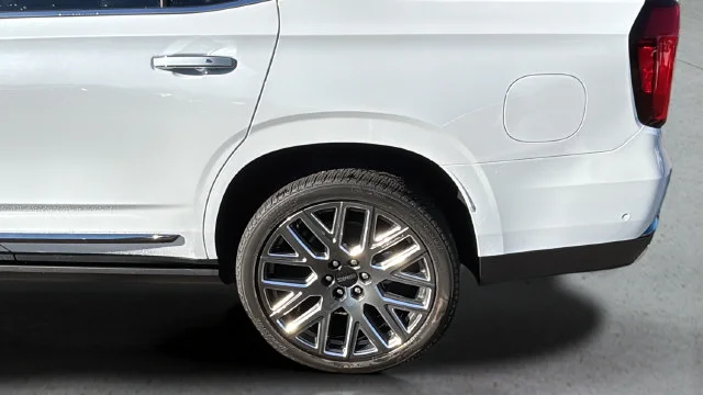 Used 2026 White GMC Denali Ultimate image 44