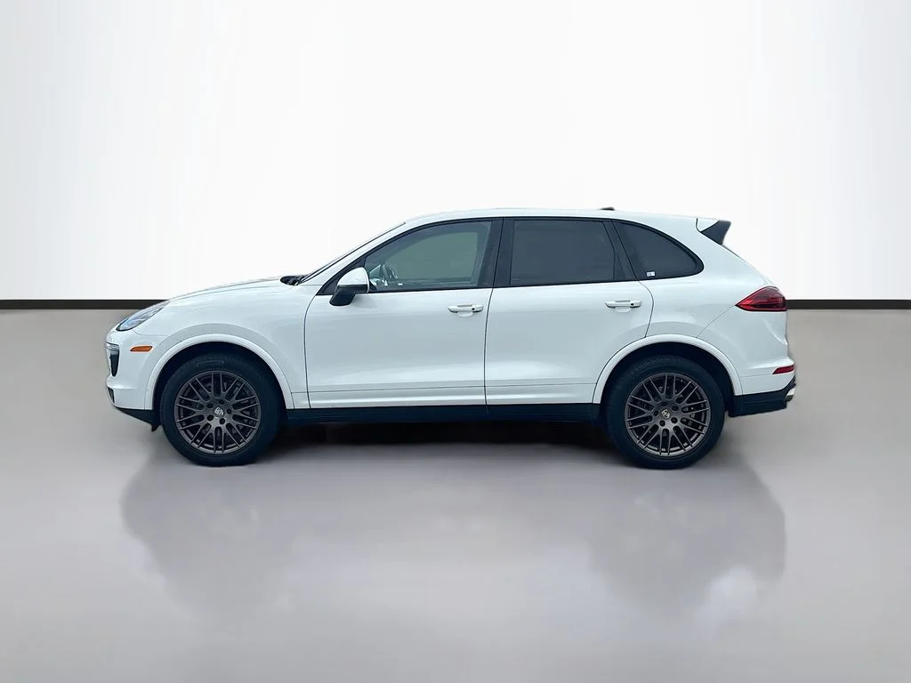 Used 2017 White Porsche Base image 6