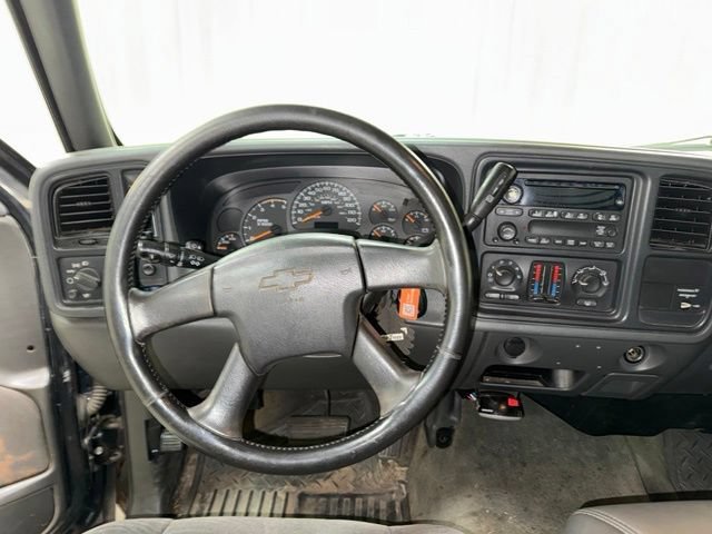 Used 2004 Dark Gray Metallic Chevrolet LS image 18