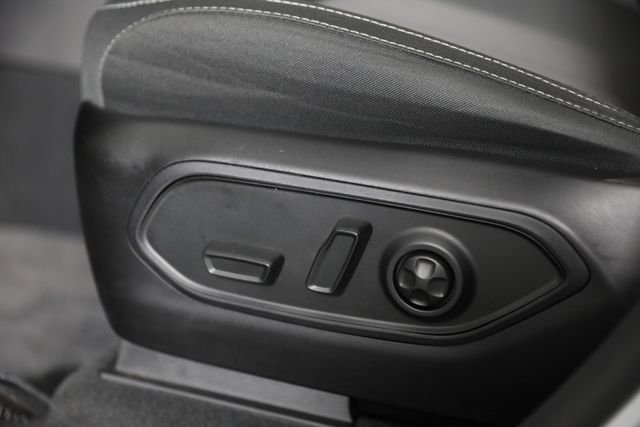 Used 2025 Silver Jeep Laredo image 17