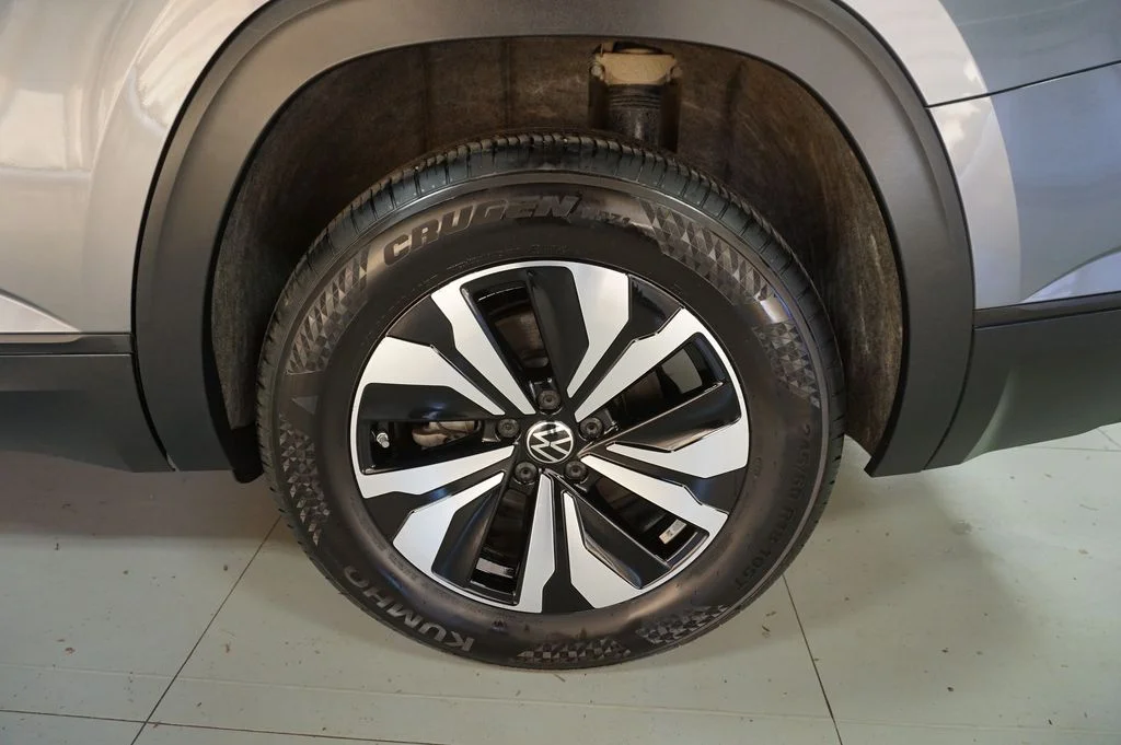 Certified Used 2025 Gray Volkswagen 2.0T SE image 46