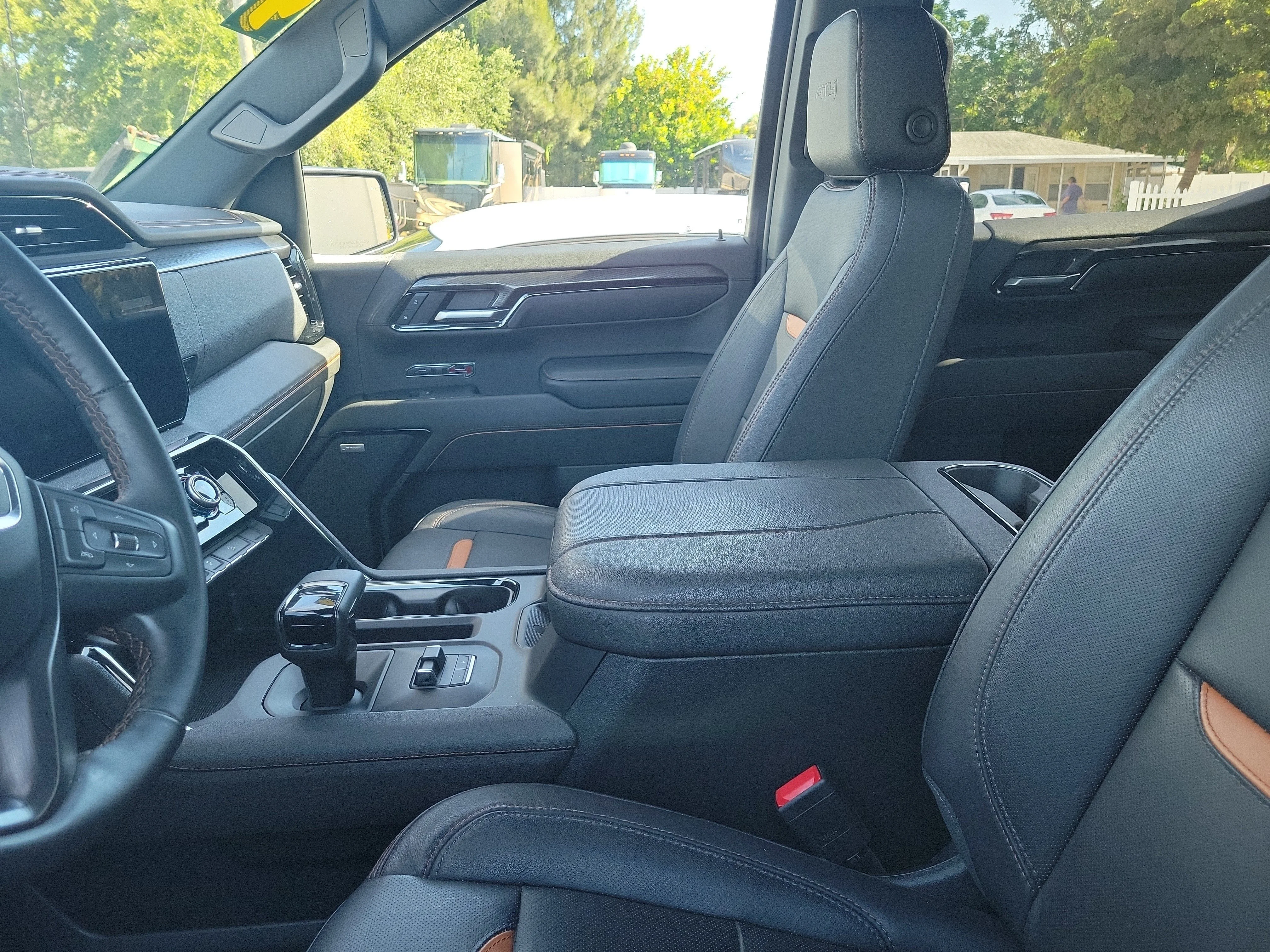 Used 2024 Onyx Black GMC AT4 image 7