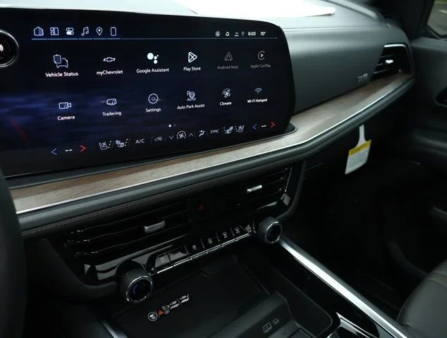 New 2026 Polar White Tricoat Chevrolet High Country image 22