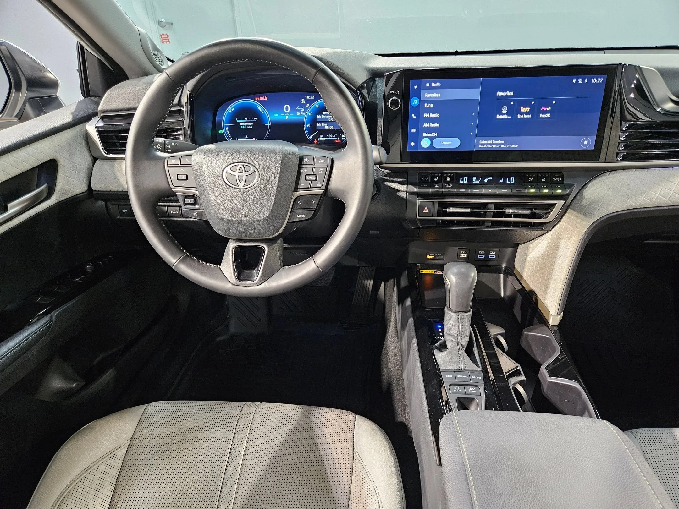Certified Used 2025 Wind Chill Pearl Toyota XLE image 9